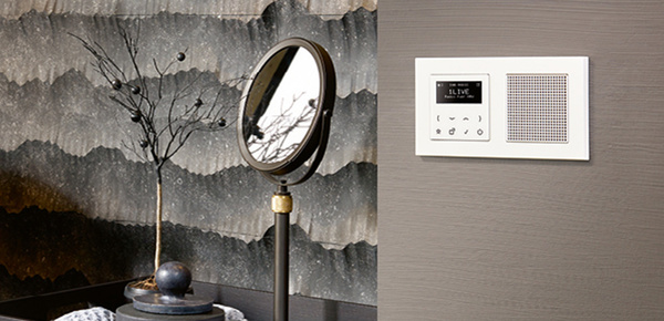 JUNG Smart Radio DAB+ bei Elektro Steiner GmbH in Volkmannsdorferau