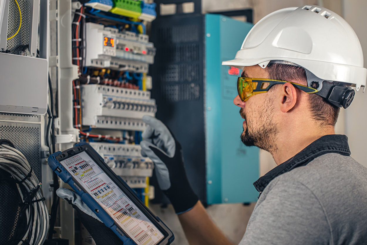 Industrie und Gewerbe bei Elektro Steiner GmbH in Volkmannsdorferau